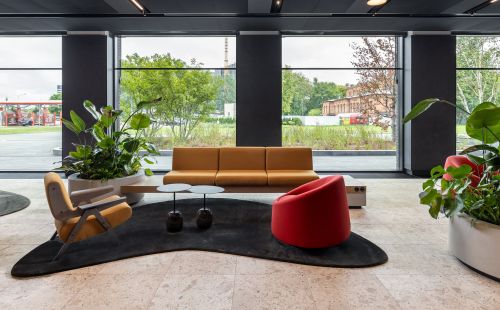 Interior design of the spacious 300 m² lobby of New Hanza office building completed